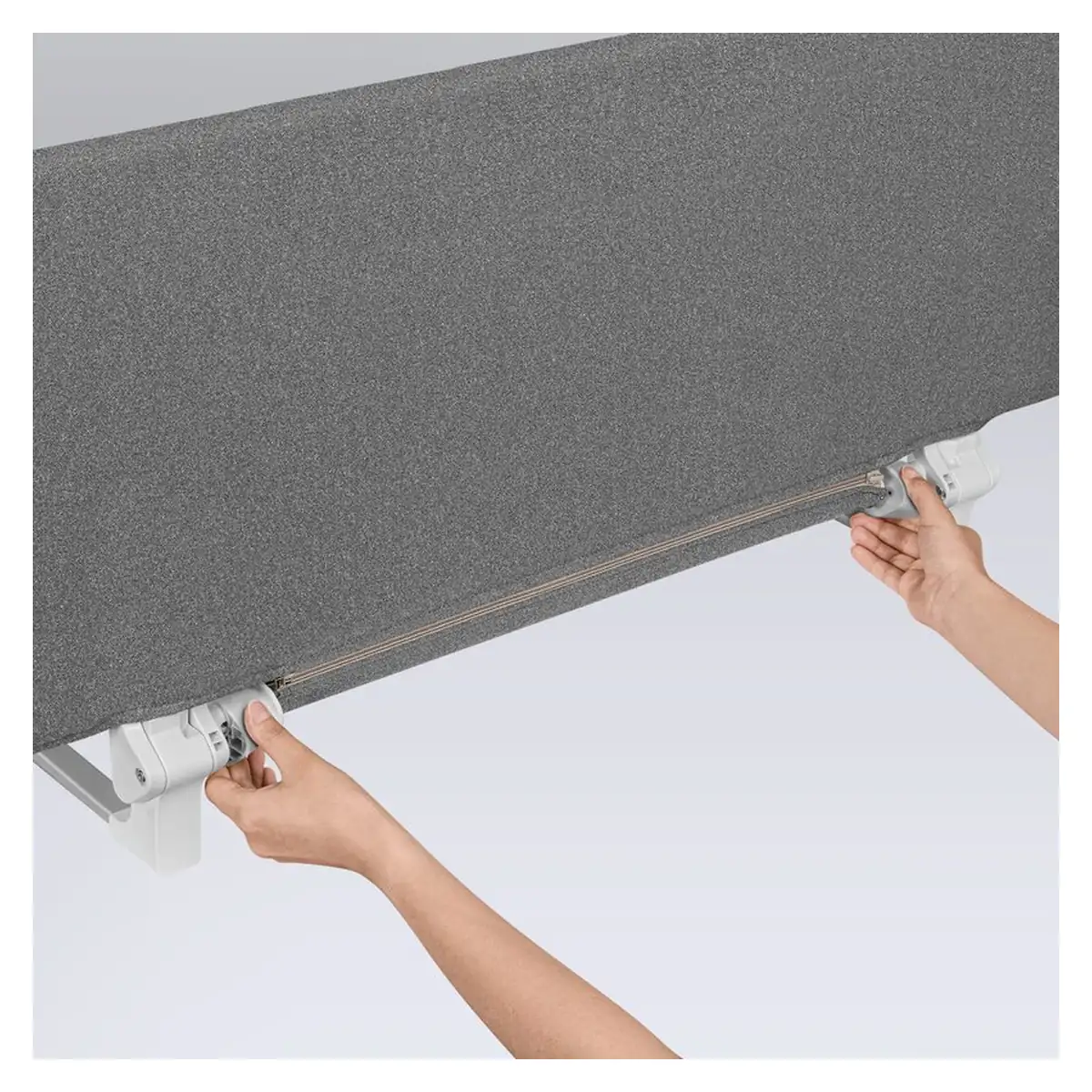 Bariera de protectie pentru pat, Lionelo, Lora XL, Pliabila, Sistem de blocare StandSafe, Geanta de transport inclusa, 150x46 cm, Gri [16]