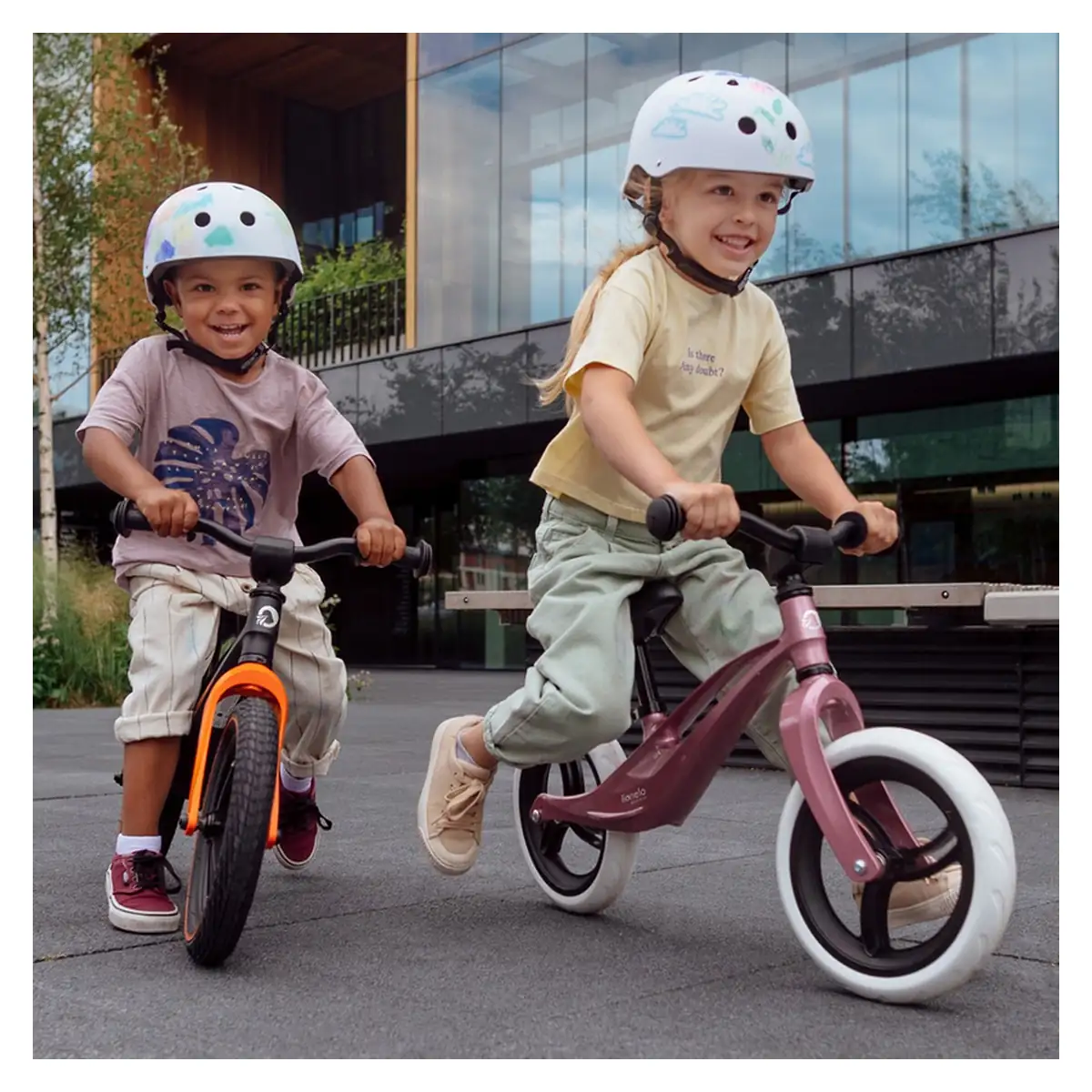 Lionelo - Bicicleta usoara Bart, Fara pedale, Cu cadru din magneziu, Cu ghidon si sa reglabile, Greutate 3 Kg, 12 inch, Conform cu standardul european de securitate EN71, Sky Blue [12]