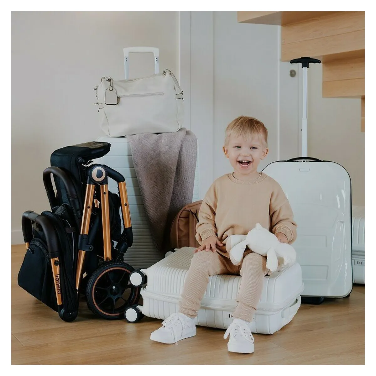 Carucior sport, Lionelo, Cloe, Cu accesorii, Pliere compacta pentru avion, cu o singura mana, 6 luni+, Black Onyx [21]