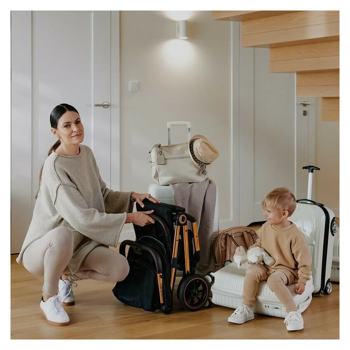 Carucior sport, Lionelo, Cloe, Cu accesorii, Pliere compacta pentru avion, cu o singura mana, 6 luni+, Black Onyx [19]