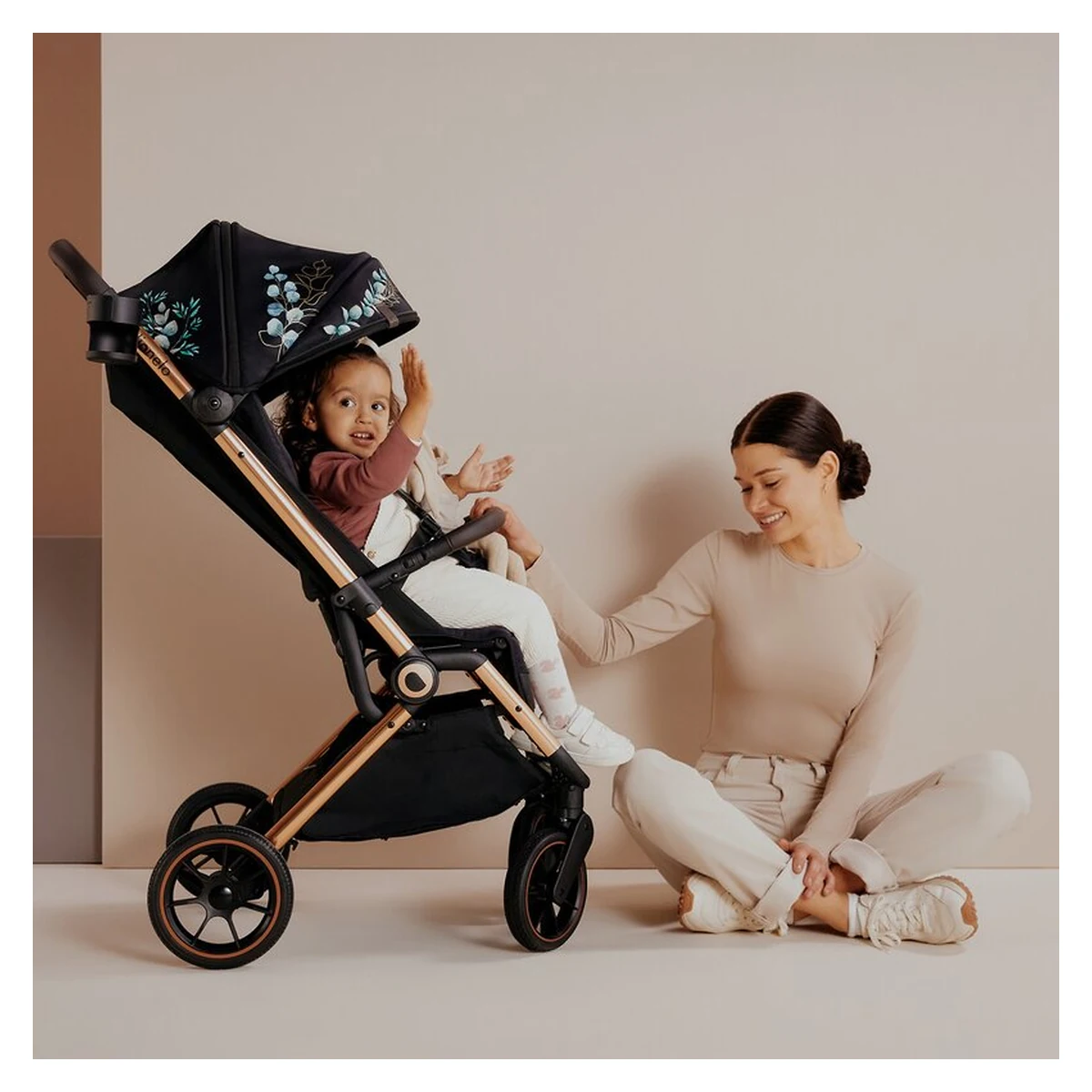 Carucior sport, Lionelo, Cloe, Golden Moments, Editie limitata, Cu accesorii, Pliere compacta pentru avion, 6 luni+, Negru [6]