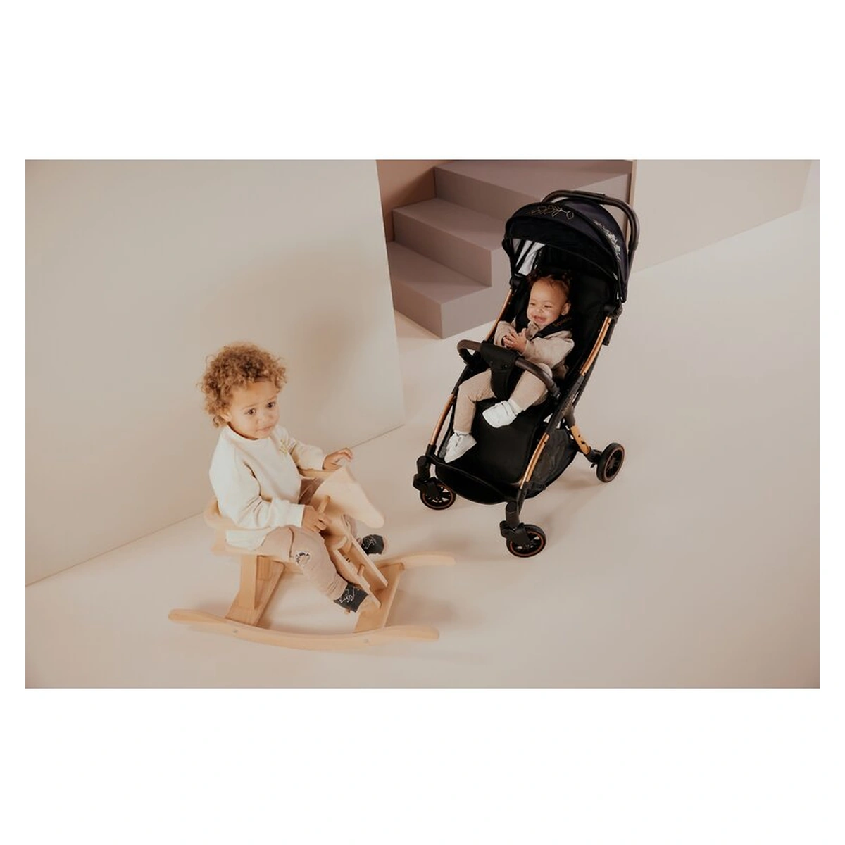 Carucior sport, Lionelo, Julie One, Editie limitata Golden Moments, Negru [38]