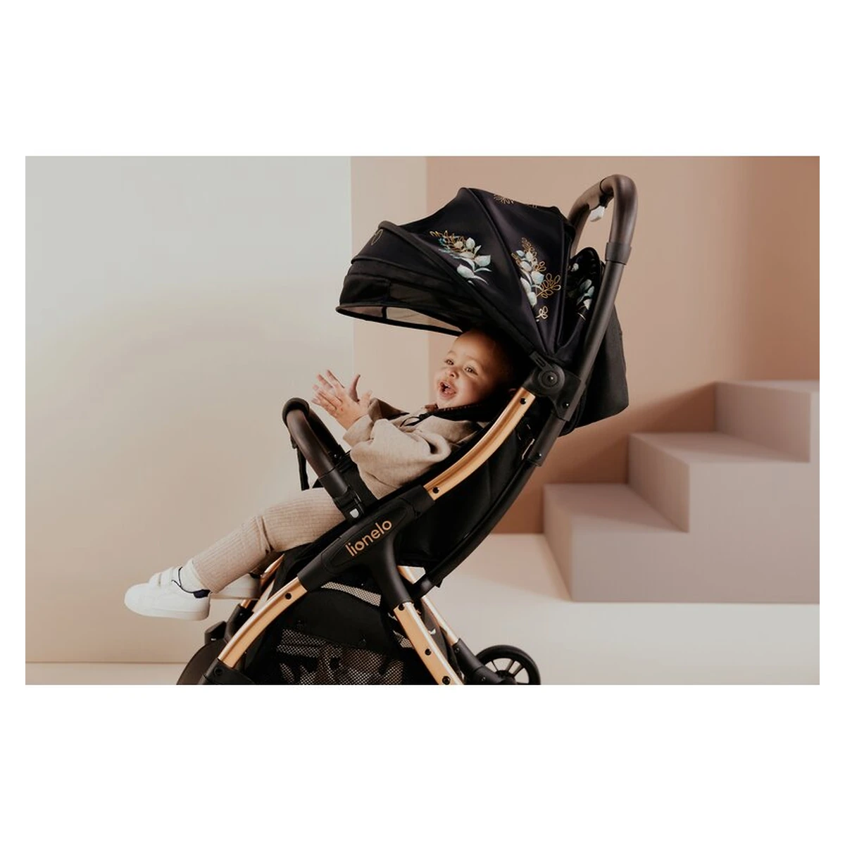 Carucior sport, Lionelo, Julie One, Editie limitata Golden Moments, Negru [36]