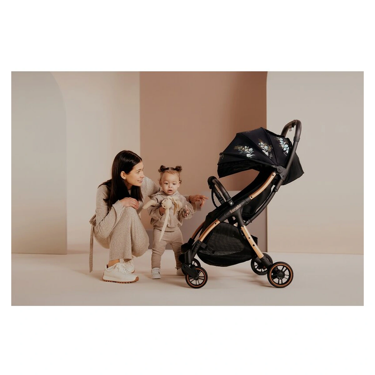 Carucior sport, Lionelo, Julie One, Editie limitata Golden Moments, Negru [31]