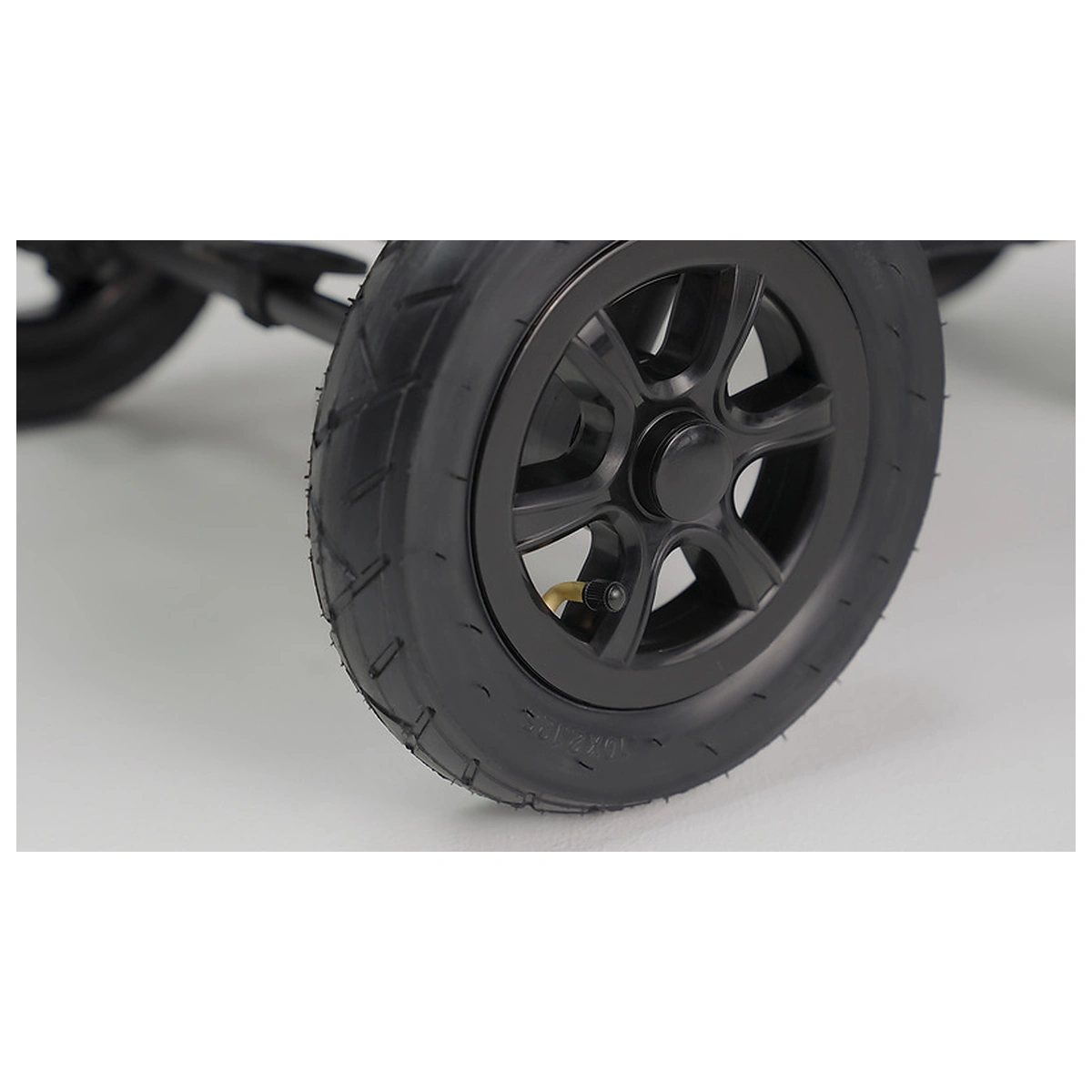 Carucior sport, Lionelo, Natt, De la nastere, Cu accesorii si capotina XXL reglabila, 0 - 22 kg, Negru Onyx 4 ani [25]