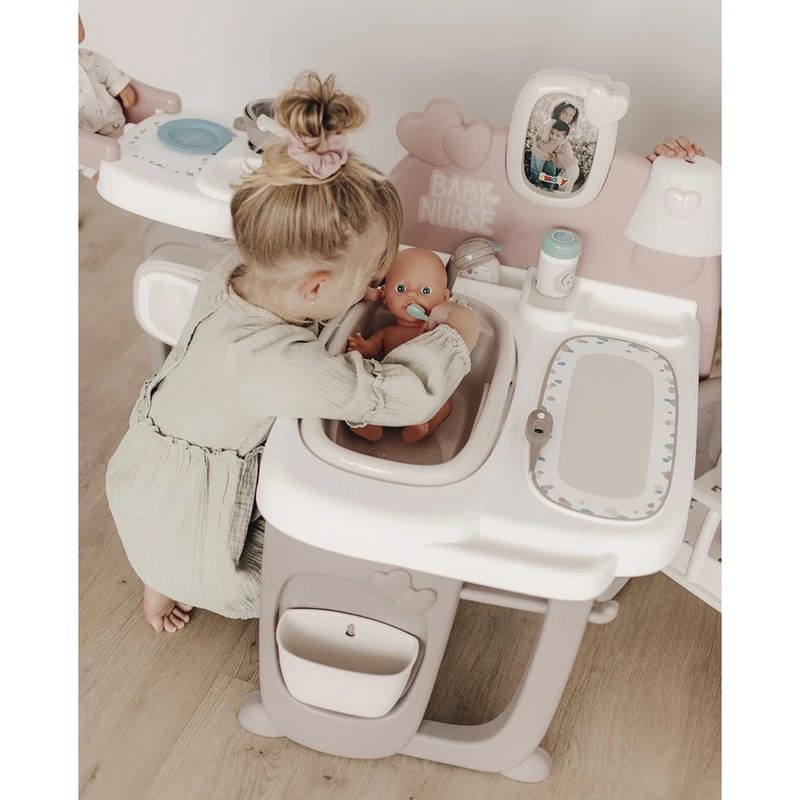 Centru de ingrijire pentru papusi Smoby Baby Nurse Doll`s Play Center maro cu 23 accesorii [10]