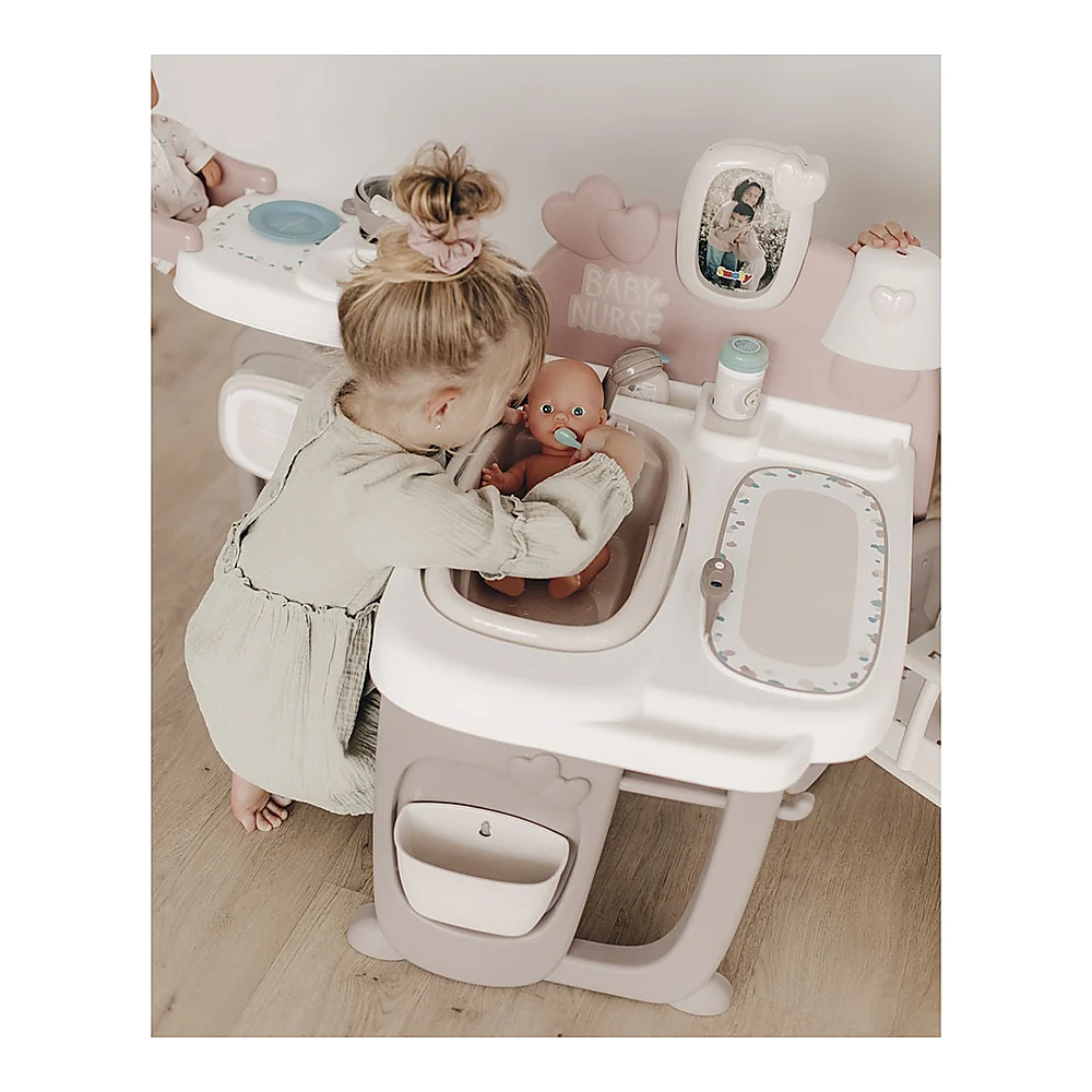 Centru de ingrijire pentru papusi Smoby Baby Nurse Doll`s Play Center maro cu 23 accesorii [8]