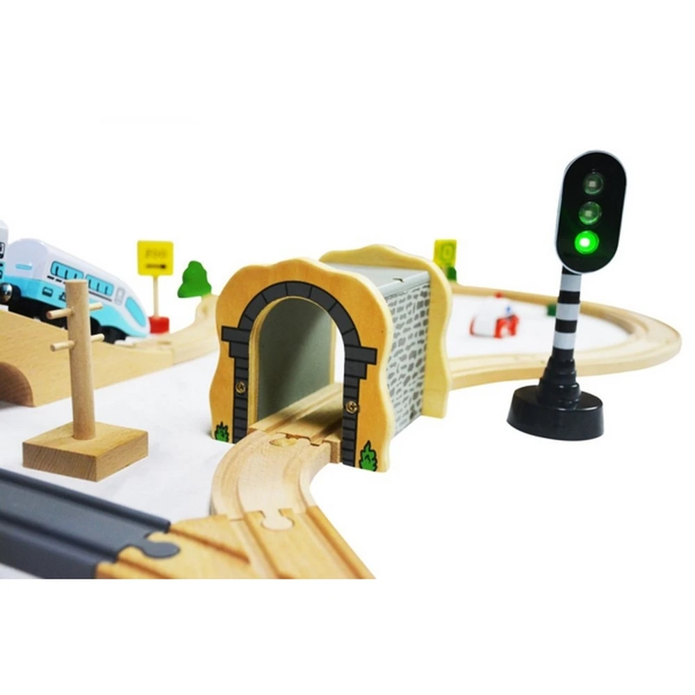 Jucarie cale ferata din lemn cu tren cu baterii Ecotoys, 69 elemente, multicolor [10]