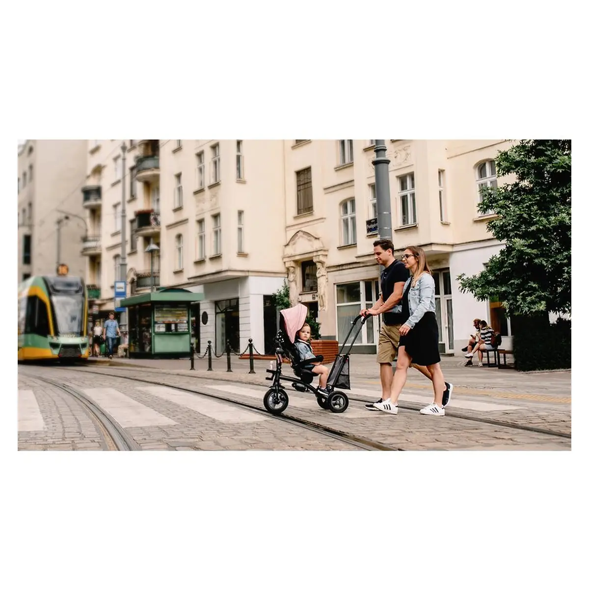 Lionelo - Tricicleta Tris, Mecanism de pedalare libera, Suport picioare, Control al directiei, Scaun reversibil, Rotire 360 grade, Pliabila, Conform cu standardul europeane de securitate EN71, Roz/Gri [36]