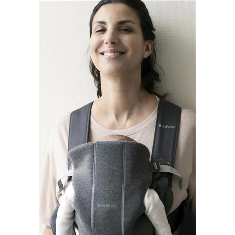 Marsupiu anatomic Mini BabyBjorn, cu pozitii multiple de purtare – Dark Grey, 3D Jersey [4]