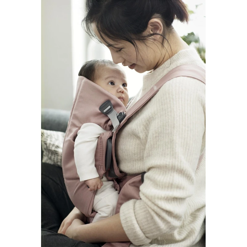 Marsupiu anatomic Mini BabyBjorn, cu pozitii multiple de purtare – Dusty Pink, Bumbac [5]