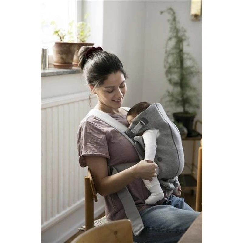 Marsupiu anatomic Mini BabyBjorn, cu pozitii multiple de purtare – Light Grey, 3D Jersey [4]