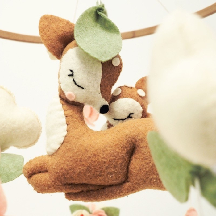 Neno Rosi – carusel pentru pătuț cu braț de prindere [2]