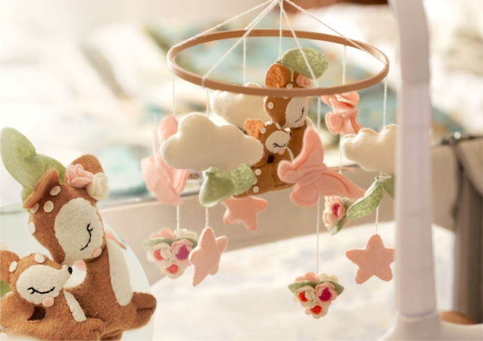 Neno Rosi – carusel pentru pătuț cu braț de prindere [4]