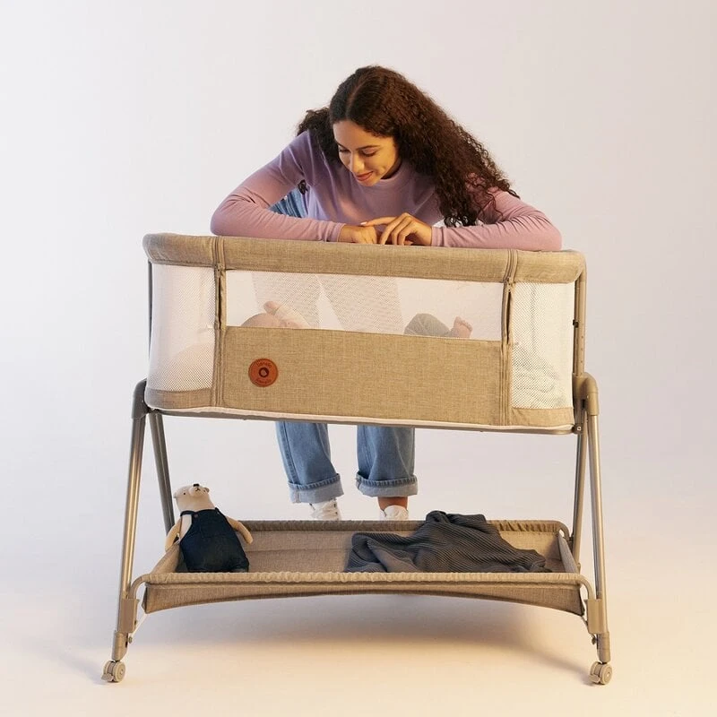 Patut co-sleeper Luna, 2 in 1, Cu laterala culisanta, Cu roti, Bej [3]