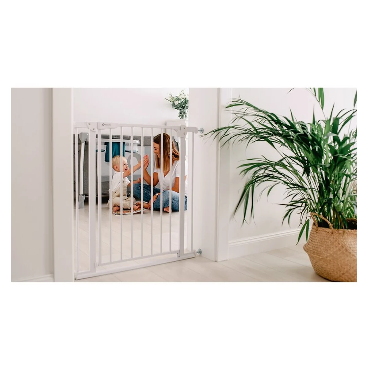 Lionelo - Poarta de siguranta prin presiune Truus Slim, 105 cm, Conform cu standardul europeane de securitate EN1930, Alb [15]