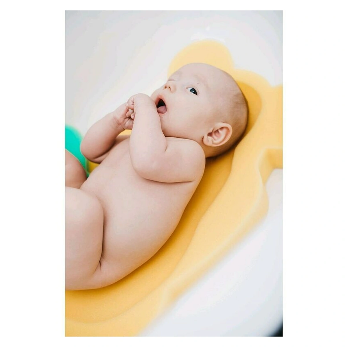 Reductor de baie, New Baby, Maxi, Din burete, 58 cm, Cu jucarii din spuma, Bear Yellow [3]