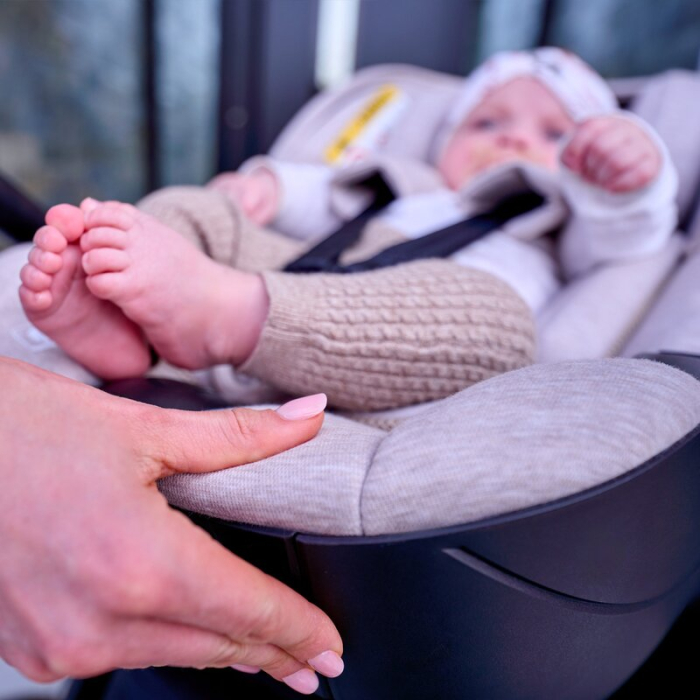 Scoica auto, Lionelo, Moxie, i-Size, 40-87 cm, Tetiera reglabila, intarita cu spuma de memorie, Carcasa ventilata, Din bambus, Protectie avansata, Conform cu R129, Negru [20]