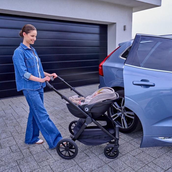 Scoica auto, Lionelo, Moxie, i-Size, 40-87 cm, Tetiera reglabila, intarita cu spuma de memorie, Carcasa ventilata, Din bambus, Protectie avansata, Conform cu R129, Negru [22]