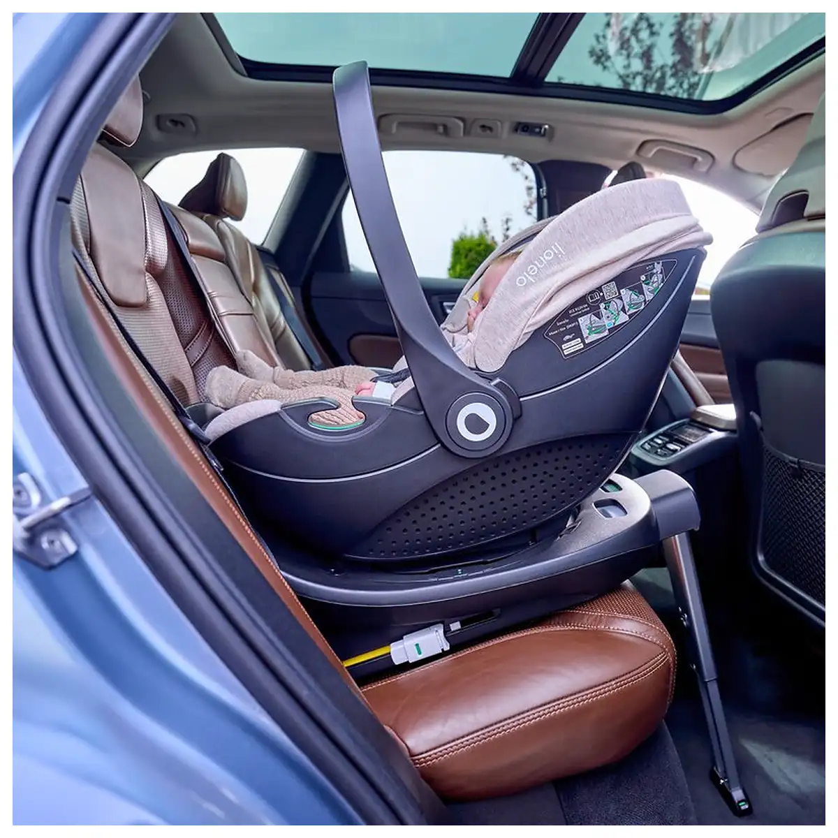 Scoica auto, Lionelo, Moxie, i-Size, Include baza rotativa 360 cu picior de fixare, 40-87 cm, Tetiera reglabila, [25]