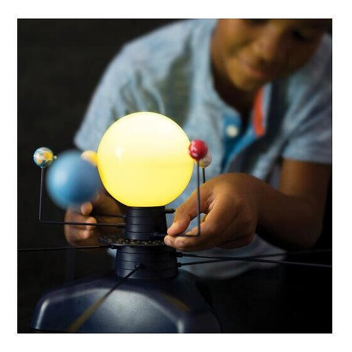 Sistem solar motorizat - Lb. Romana Educational Insights 12 ani [2]