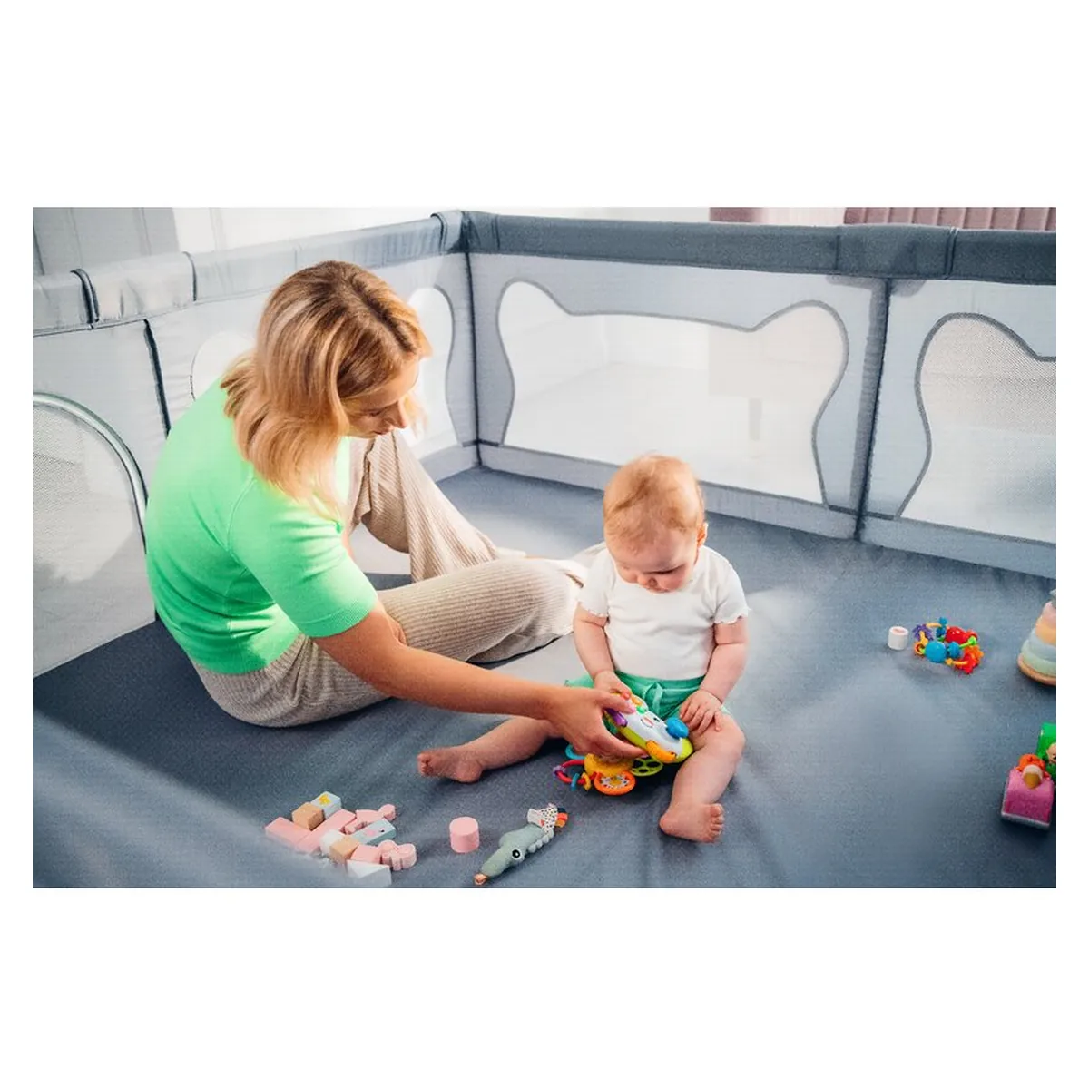 Tarc de joaca copii, Lionelo, Willow XL,180 x 200 cm, Pliere compacta, Include geanta de transport, Din plasa, Cu doua intrari laterale si fermoar, Cu ventuze pentru stabilitate, Conform cu EN 12227:2 [20]