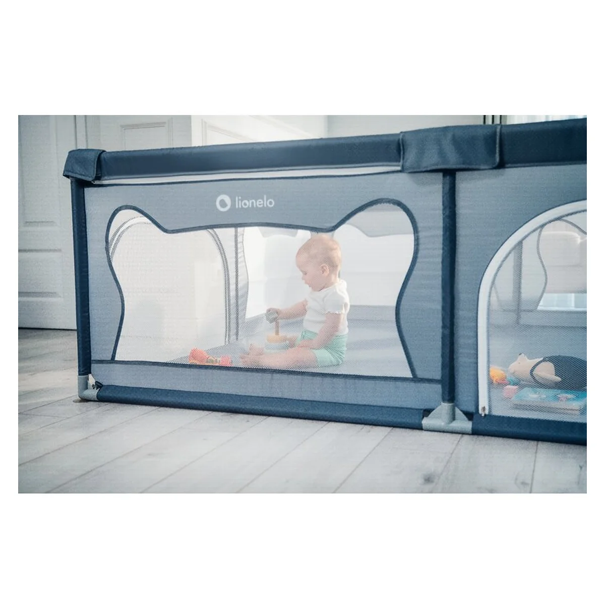 Tarc de joaca copii, Lionelo, Willow XL,180 x 200 cm, Pliere compacta, Include geanta de transport, Din plasa, Cu doua intrari laterale si fermoar, Cu ventuze pentru stabilitate, Conform cu EN 12227:2 [23]