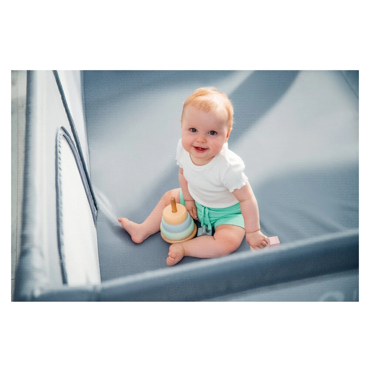 Tarc de joaca copii, Lionelo, Willow XL,180 x 200 cm, Pliere compacta, Include geanta de transport, Din plasa, Cu doua intrari laterale si fermoar, Cu ventuze pentru stabilitate, Conform cu EN 12227:2 [24]