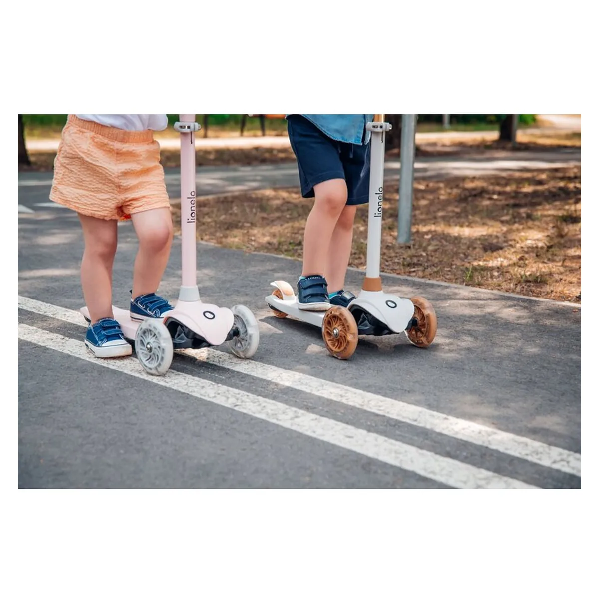 Trotineta, Lionelo, Jessy, Pana la 50 Kg, lumini LED, 3 ani+, Roz [19]