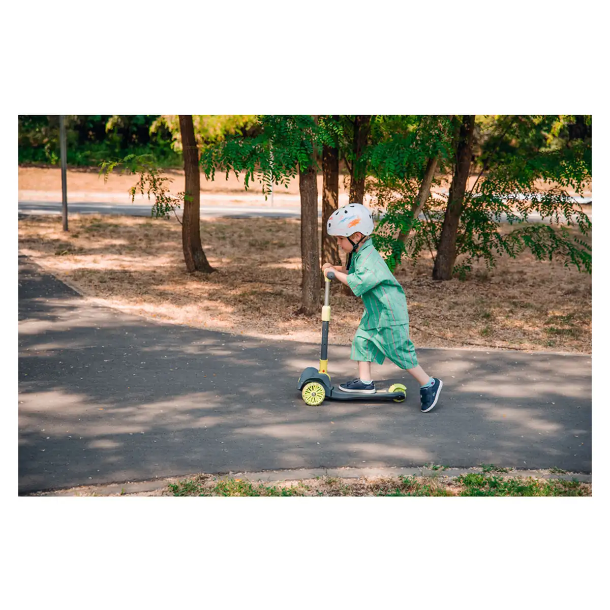 Trotineta, Lionelo, Timy, Copii, Ultrapliabila, Pana la 50 Kg, lumini LED, 3 ani+, Verde [19]