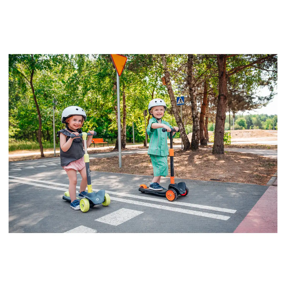 Trotineta, Lionelo, Timy, Copii, Ultrapliabila, Pana la 50 Kg, lumini LED, 3 ani+, Verde [23]