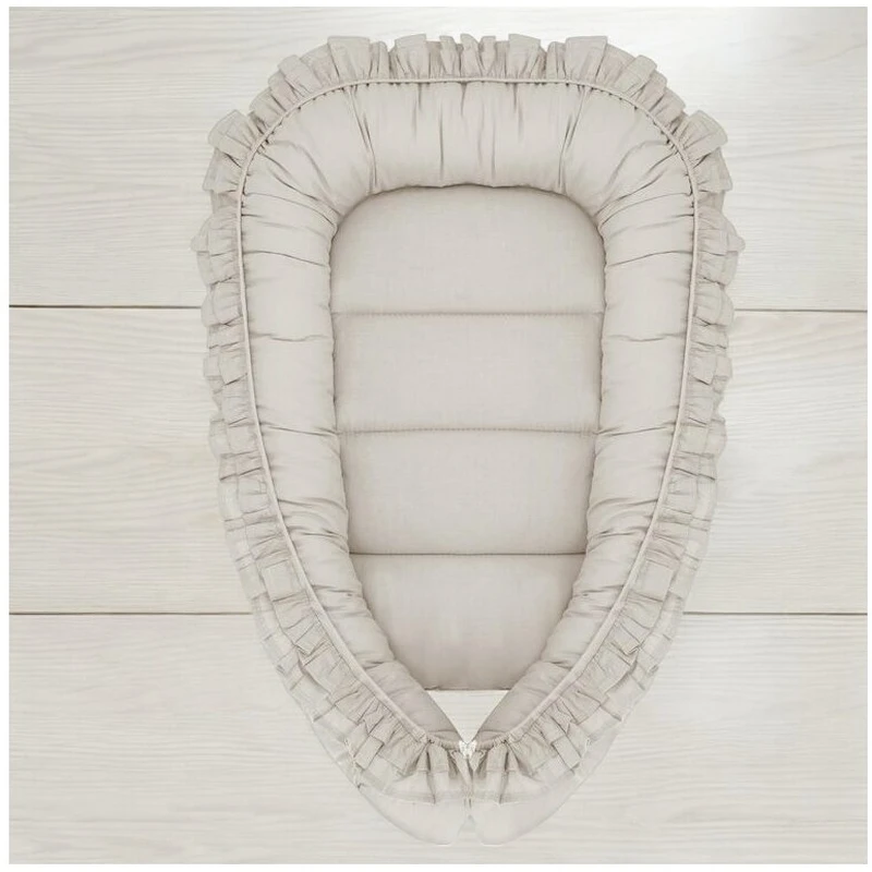 Cosulet bebelus, MimiNu, Baby Nest 55 x 75 cm, Cu Volanase, Husa 100% bumbac, Colectia Royal, Beige [1]