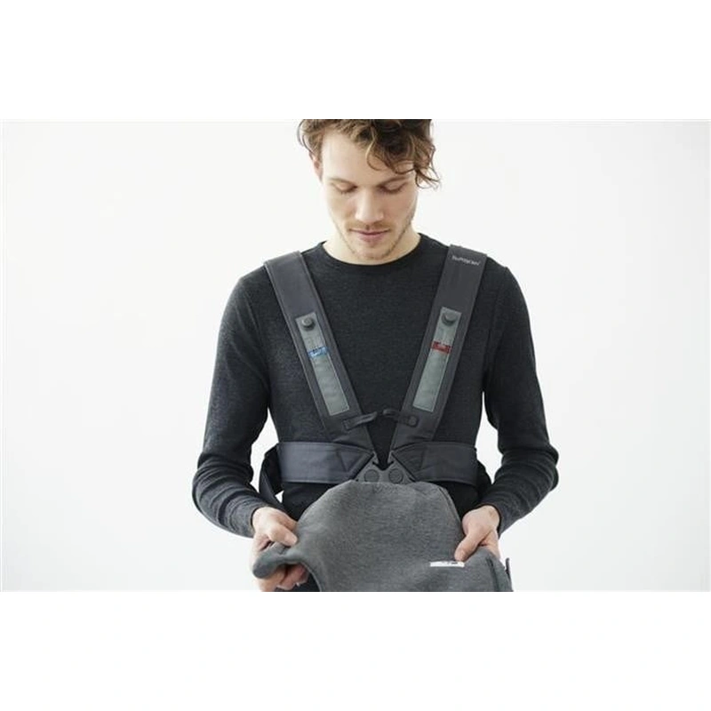 Marsupiu anatomic Mini BabyBjorn, cu pozitii multiple de purtare – Dark Grey, 3D Jersey [13]