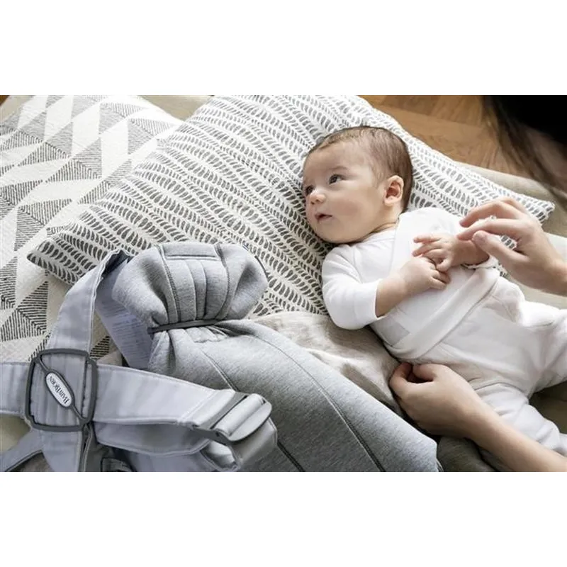 Marsupiu anatomic Mini BabyBjorn, cu pozitii multiple de purtare – Light Grey, 3D Jersey [7]