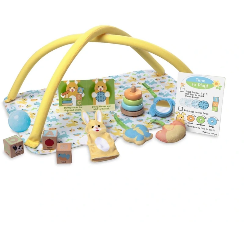 Hainute si accesorii pentru papusi - Set de jucarii educative pentru papusi - Melissa & Doug