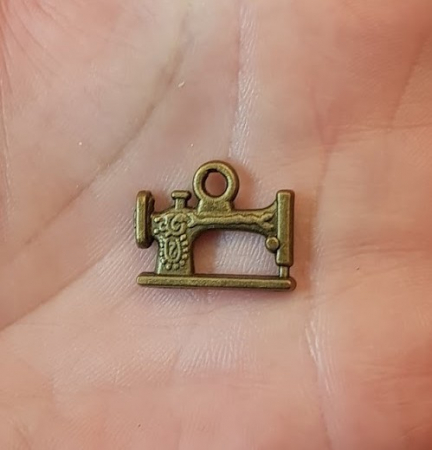 Charm - Charm masina de cusut, culoarea bronzului antichizat - 20 mm - 1 bucata