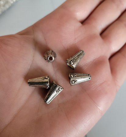 Capac margele - Con margele argintiu antichizat 12,5 mm