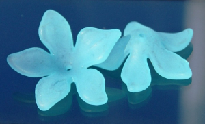 Margele acrilice - Floare acrilica - albastru turcoaz transparent - 30 mm - 1 bucata