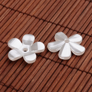 Floare acrilica, imitatie perla, alba 22x5mm, 1 bucata [1]