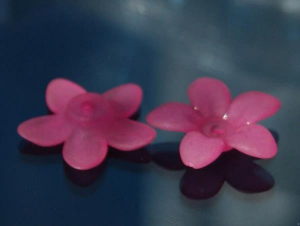 Margele acrilice - Floare acrilica, roz aprins transparent - 17 mm - 1 bucata