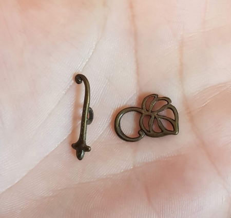 Inchizatoare toggle frunza din alama culoarea bronzului antichizat - 20 x15 mm - 1 bucata Cod ITB1 [1]