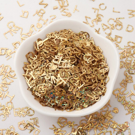 Ornament paiete din plastic, literele alfabetuluin aurii, 5,5 mm, 50 g [3]