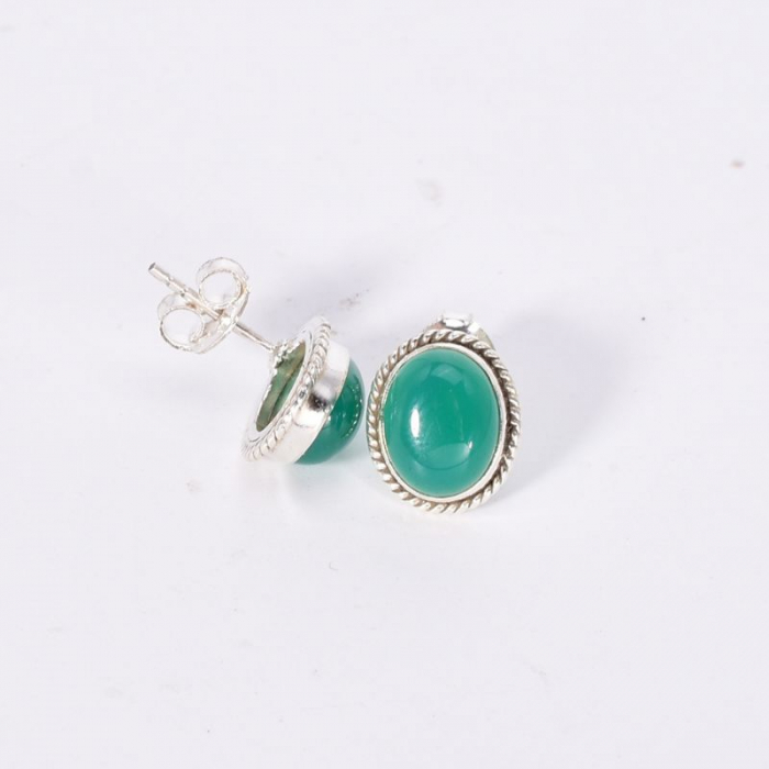 cercei-din-argint-cu-onix-verde-oval-pe-ureche [2]