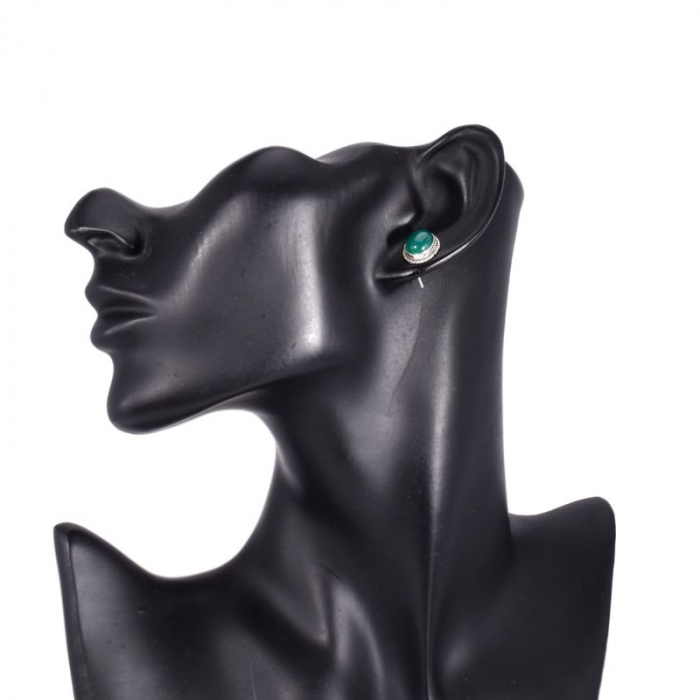 cercei-din-argint-cu-onix-verde-oval-pe-ureche [3]