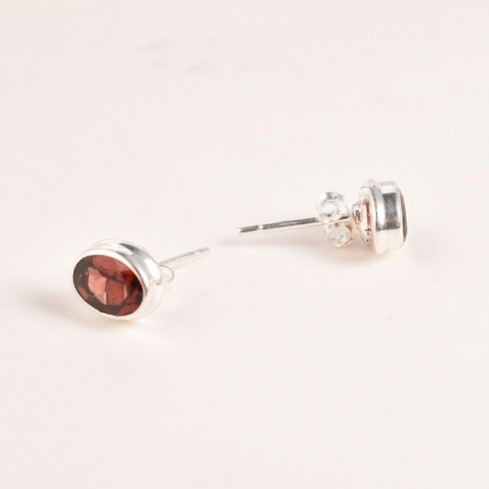 cercei-din-argint-cu-piatra-granat-cu-surub [2]