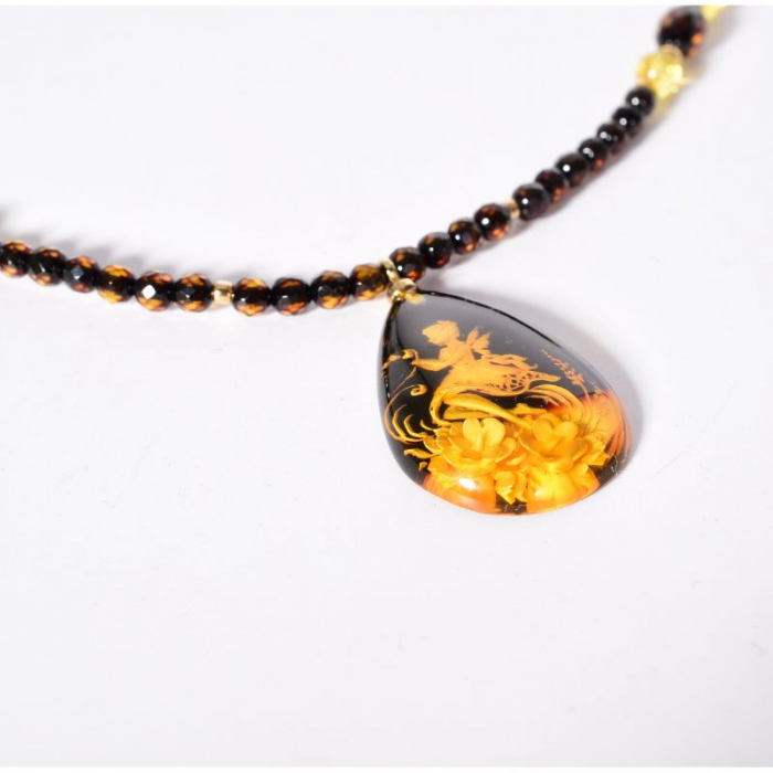 Colier cu chihlimbar cameo cu zâna [4]