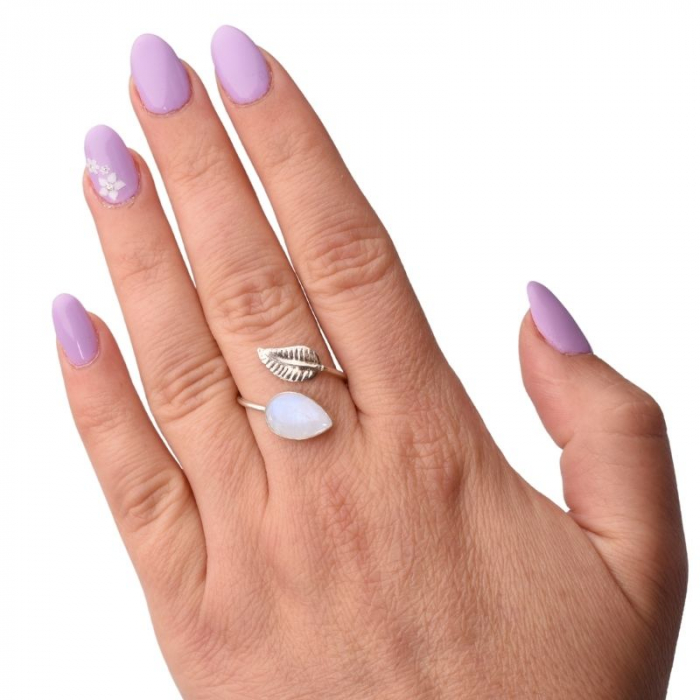 inel-argint-reglabil-cu-piatra-lunii [4]