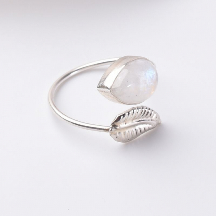 inel-argint-reglabil-cu-piatra-lunii [2]