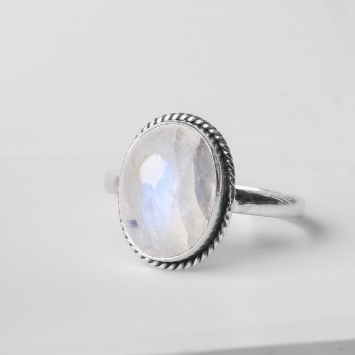 inel-de-argint-cu-piatra-lunii-cabochon [4]