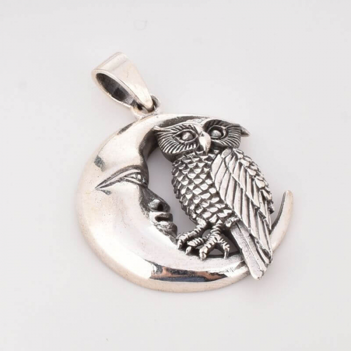 pandantiv-argint-bufnita-pe-luna [2]